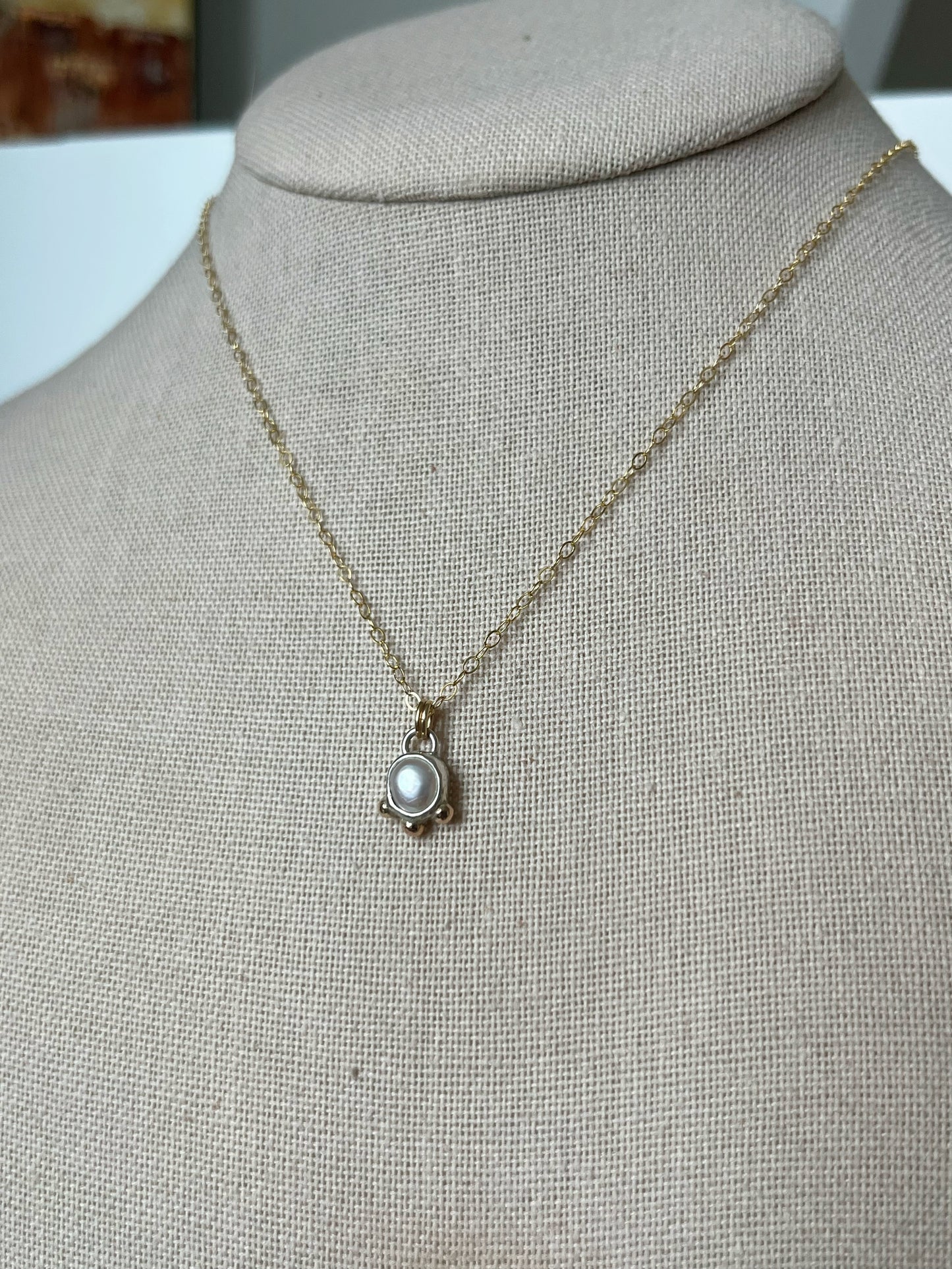 Freshwater Pearl & Gold Dot Pendant Necklace